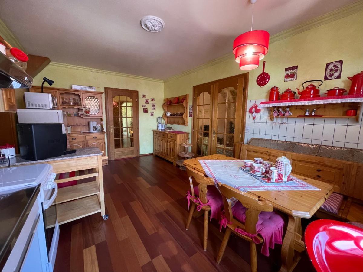 Appartements & Chambres Les Loges Du Capucin 凯泽贝尔 外观 照片